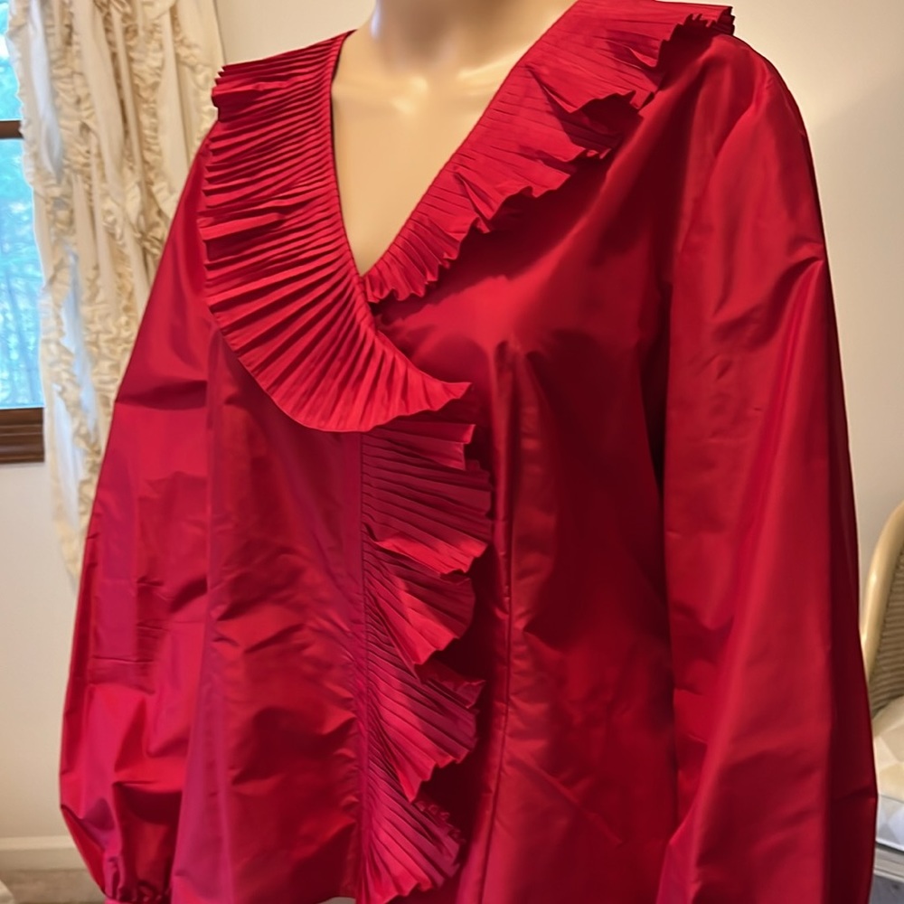 Stunning Vintage Oscar de la Renta Red Blouse with Ruffles, 100% Silk - Picture 5 of 9